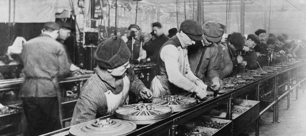 Ford assembly line   1913